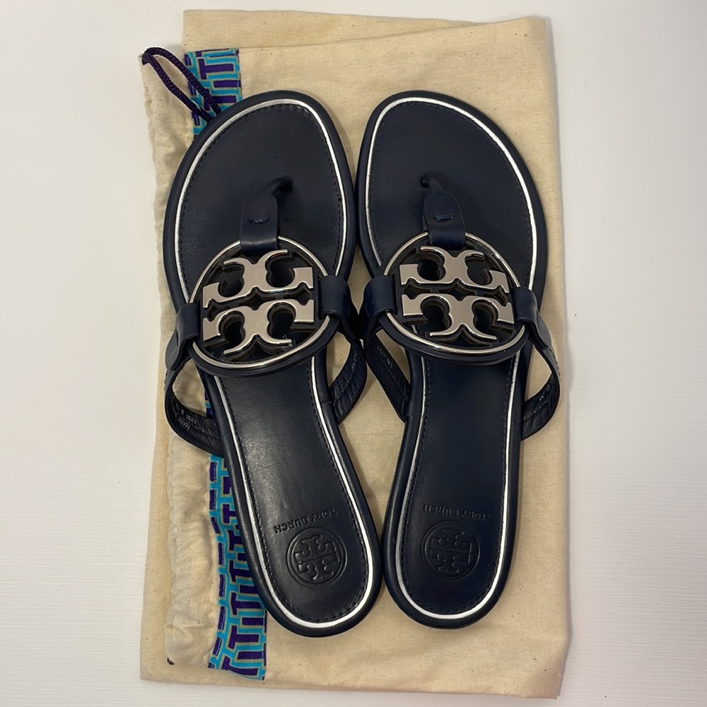 Tory Burch Miller Leather Logo Thong Sandals size 7 Navy Silver